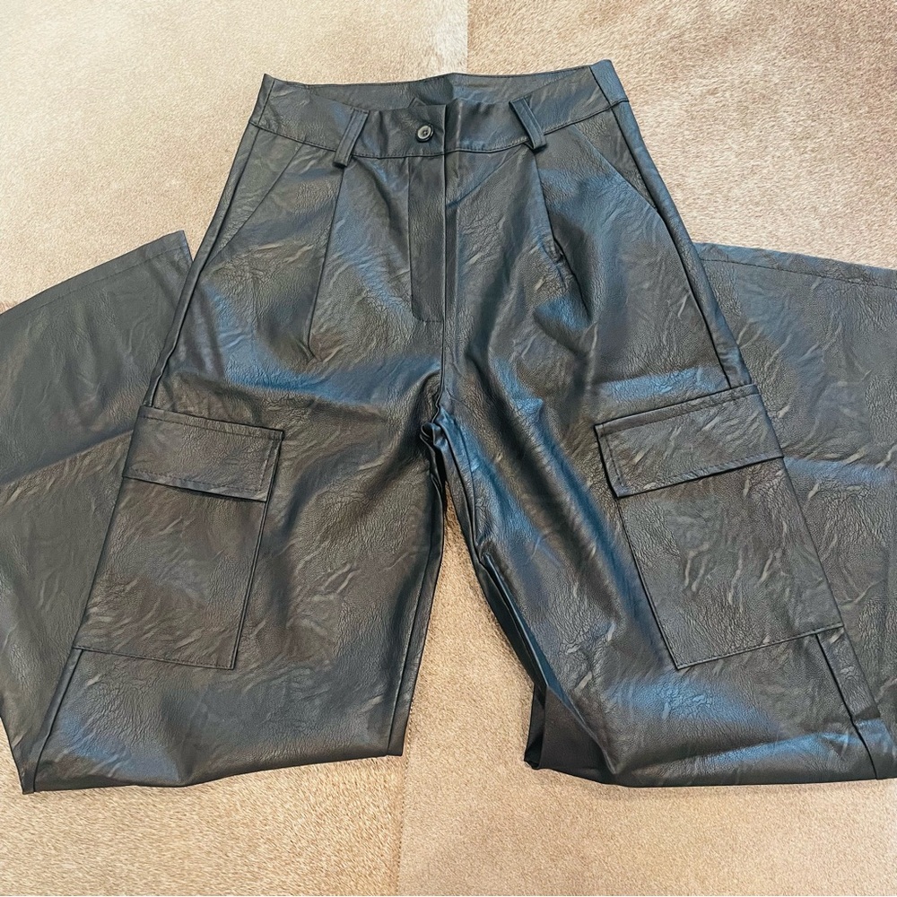 NEW CLASSY WIDE LEG FAUX LEATHER CARGO PANT BLACK - Picture 7 of 7